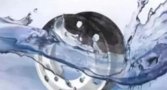 鑄(zhu)造與鍛造(zao)的區别，90%的(de)車友都不(bú)知道